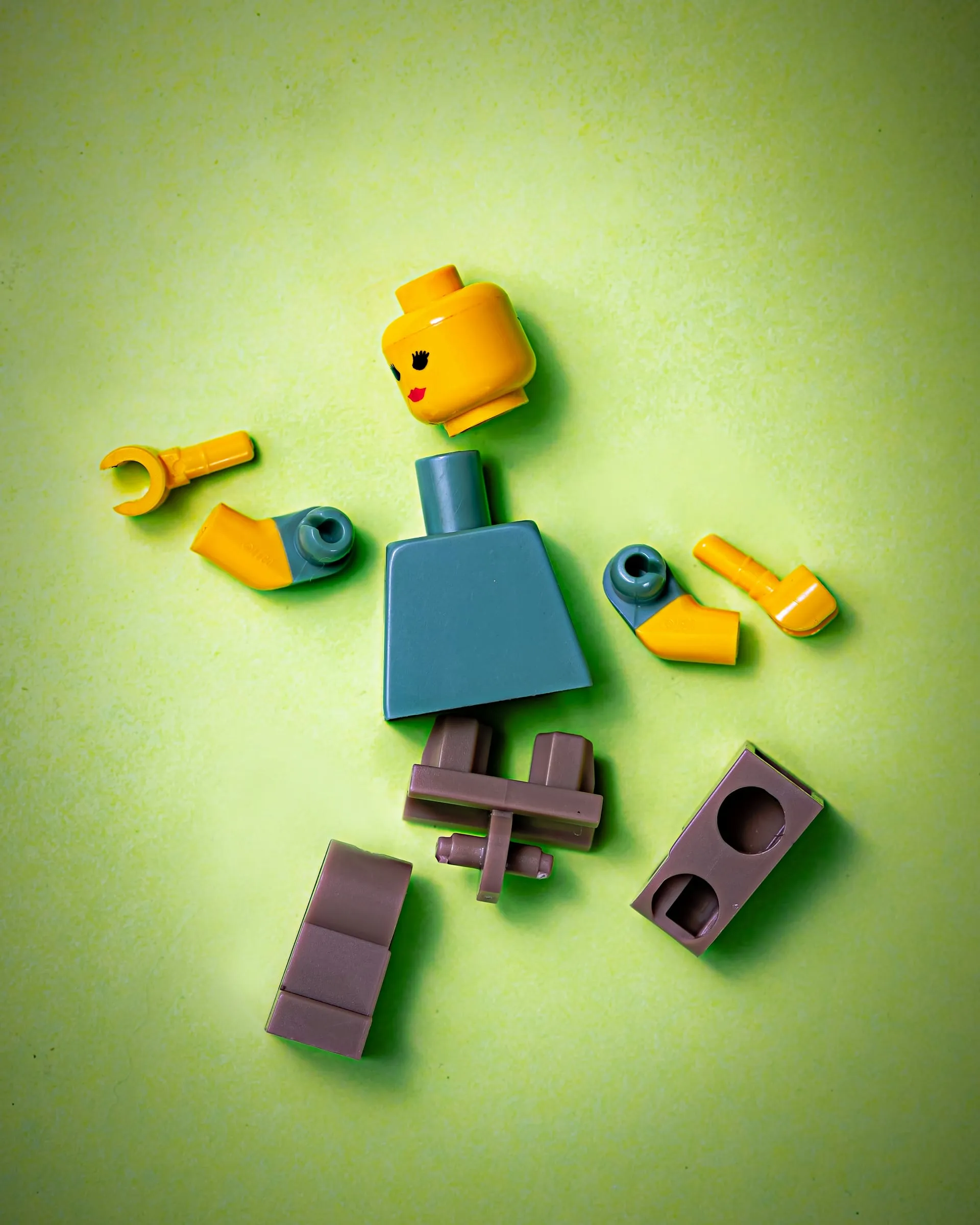 Legofiguurtje uit elkaar gehaald
